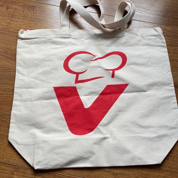 Vachon tote bag, red tuque, and white water bottle , mange de la joie sac - Picture 9 of 9